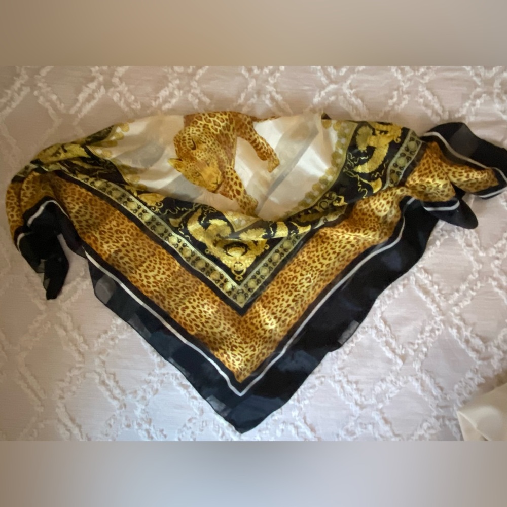 COPY - π BEAUTIFUL LEOPARD SCARF - Picture 13 of 16